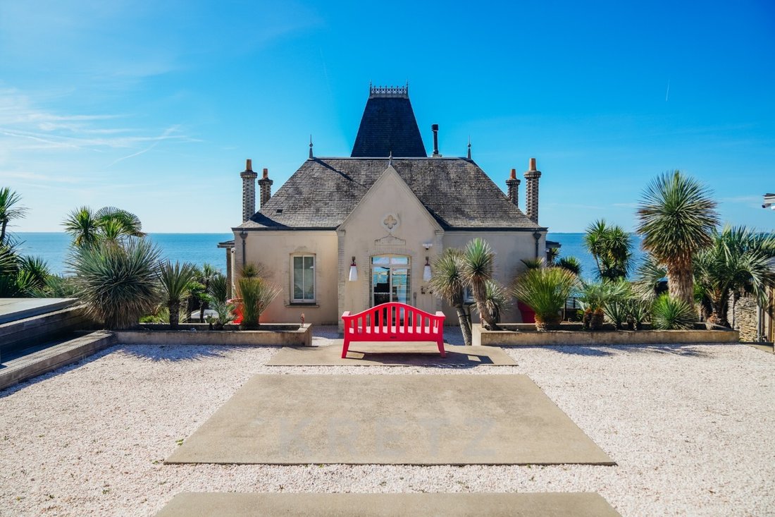 19th Century Oceanfront Property In Pornic, Pays De La Loire, France
