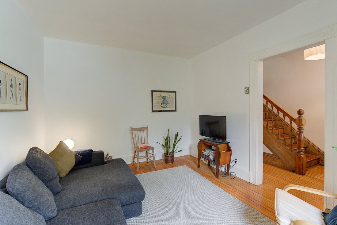 Montral In Montral (Cte Des Neiges/Notre Dame De Grce), Canada For Sale