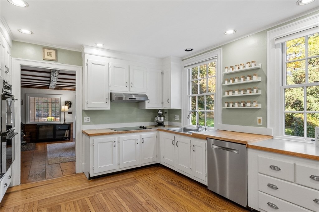 Residential Bolton In Bolton, Massachusetts, United States For Sale