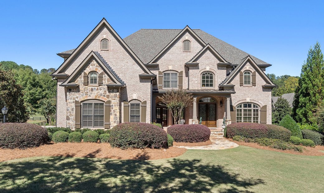 Magnificent Estate Home In Gated White In Milton, United