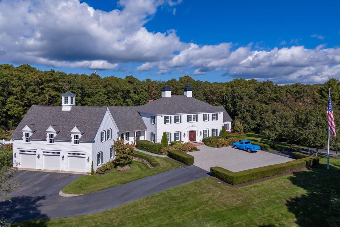 44 Seapuit Road In Barnstable, Massachusetts, United States For Sale