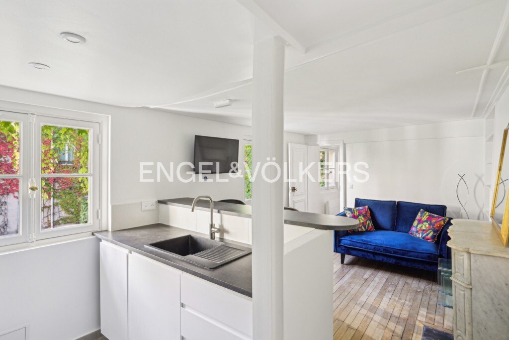 3 Room Apartment Completely Renovated île In Paris, île De France