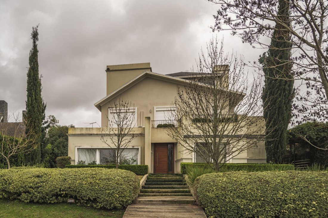 House in Lomas de Carrasco, Canelones Department, Uruguay 1 - 14826633