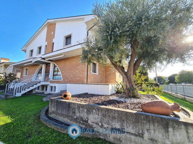 Padova Single House In Monteortone, Italy For Sale (14830716)