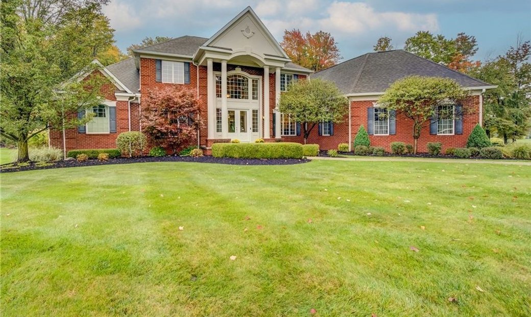 Spectacular Custom Home On Over An Acre In In Solon, Ohio, United