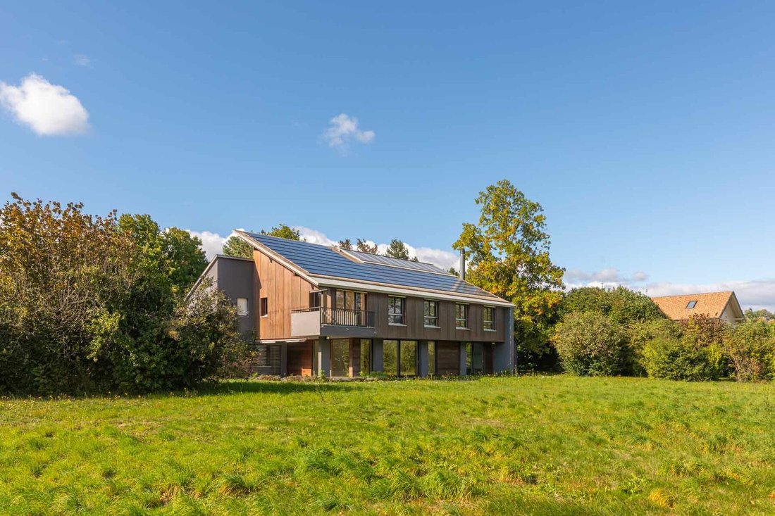 Waterfront Detached Villa With In Crans Près Céligny, Vaud, Switzerland