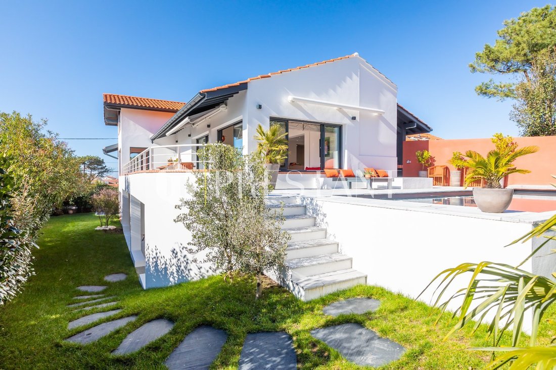 Contemporary House On The Basque Coast In Biarritz, Nouvelle Aquitaine