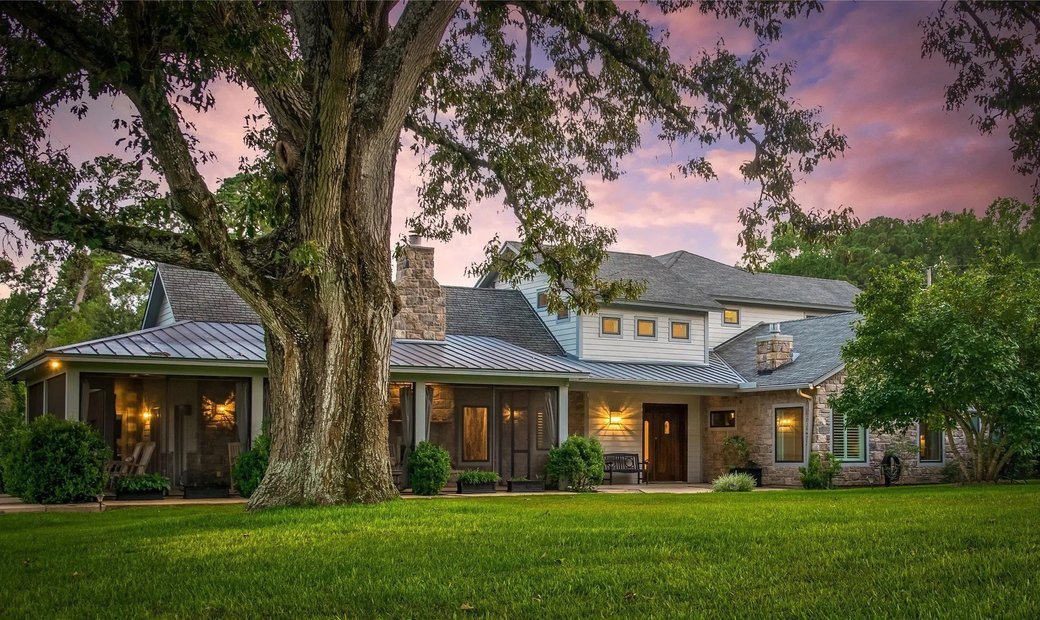 Charming Hilltop Retreat In Willis, Texas, United States For Sale