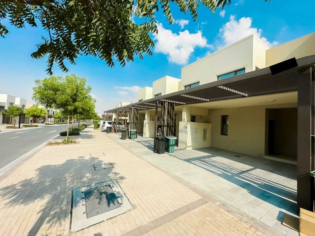 On The Park No Agents Pls Single Row In Dubai, United Arab Emirates