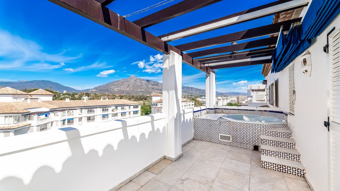 Apartment in Puerto Banus, Marbella, Spain 3 - 14827591