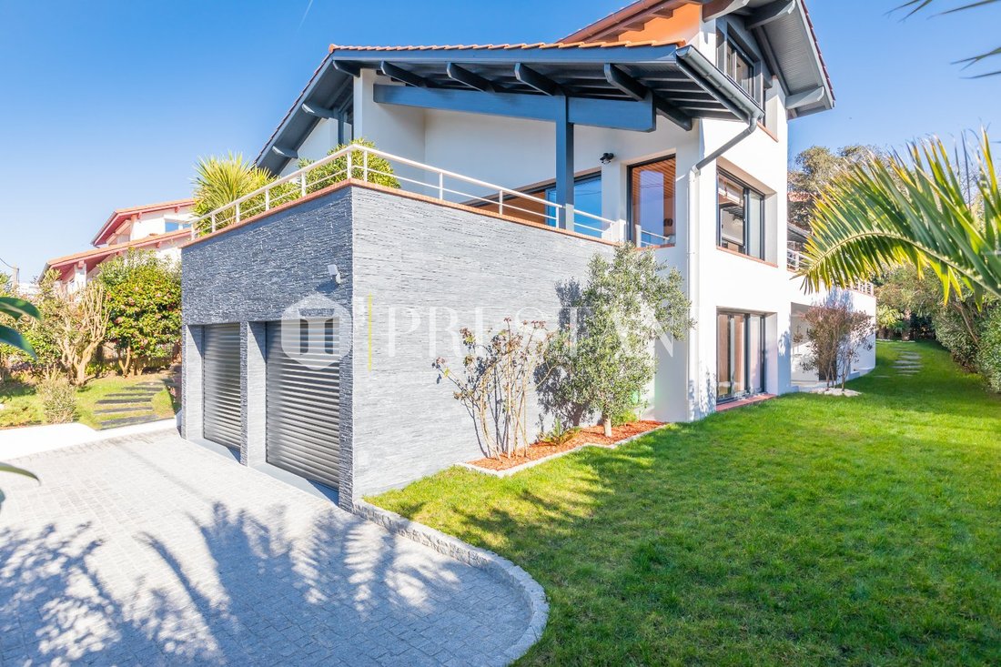 Contemporary House On The Basque Coast In Biarritz, Nouvelle Aquitaine