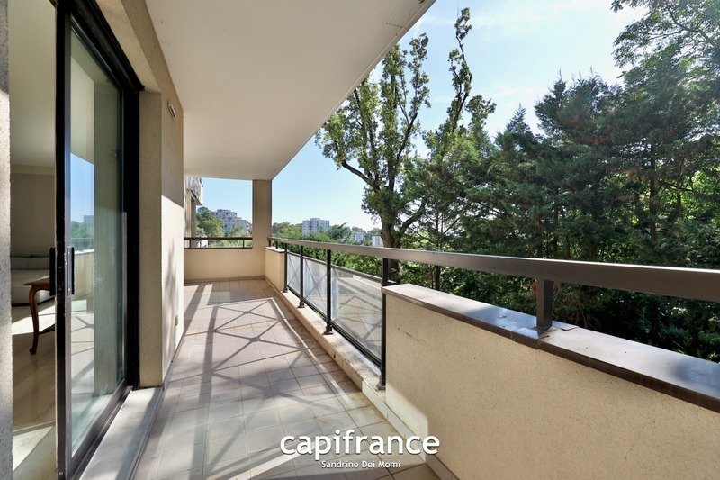 Apartment For Sale 5 Rooms 107.29m² Lyon In Lyon, Auvergne Rhône Alpes