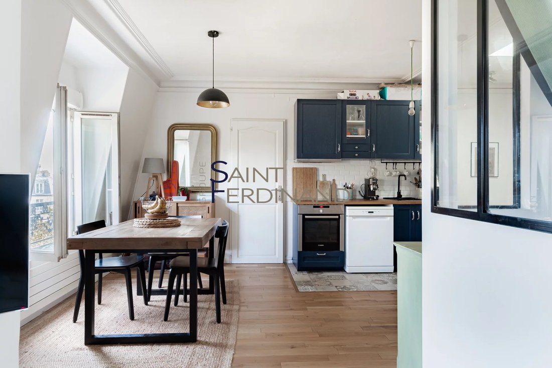 Paris 18ème Apartment In Paris, île De France, France For Sale (14828085)