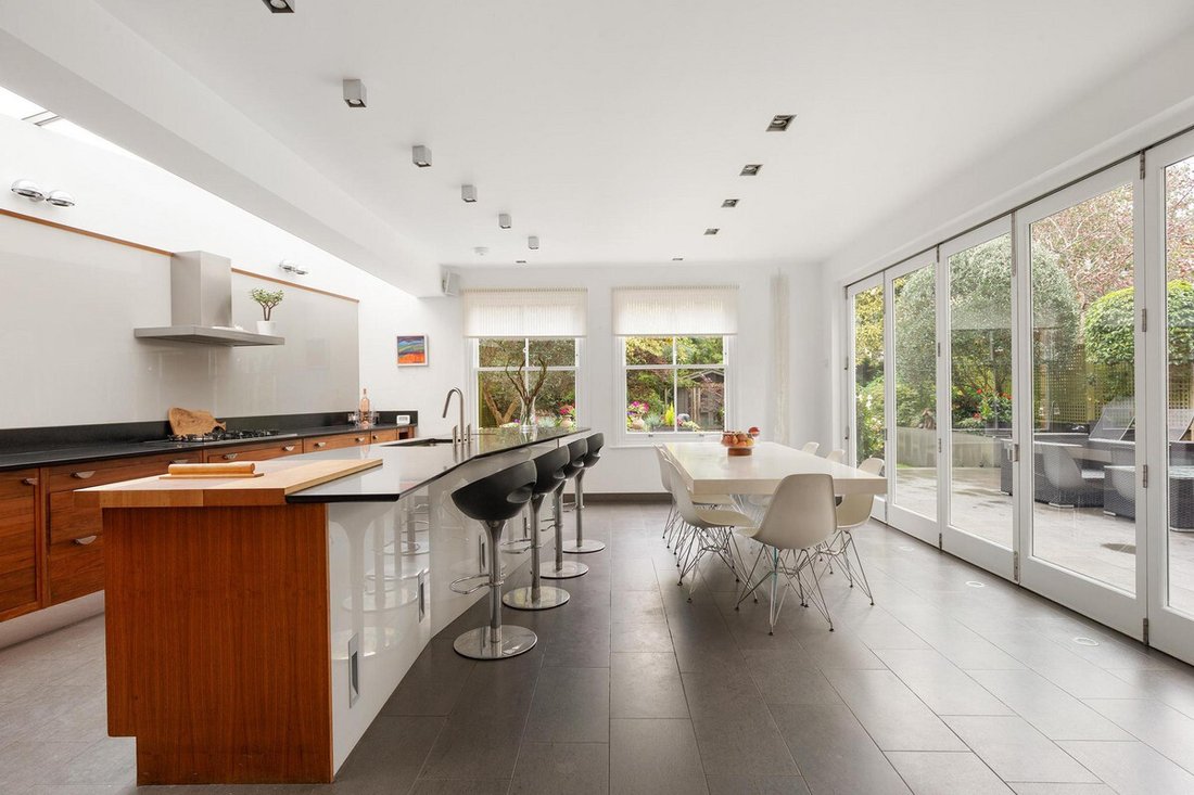 7 Bedroom Detached House For Sale In London In London, England, United