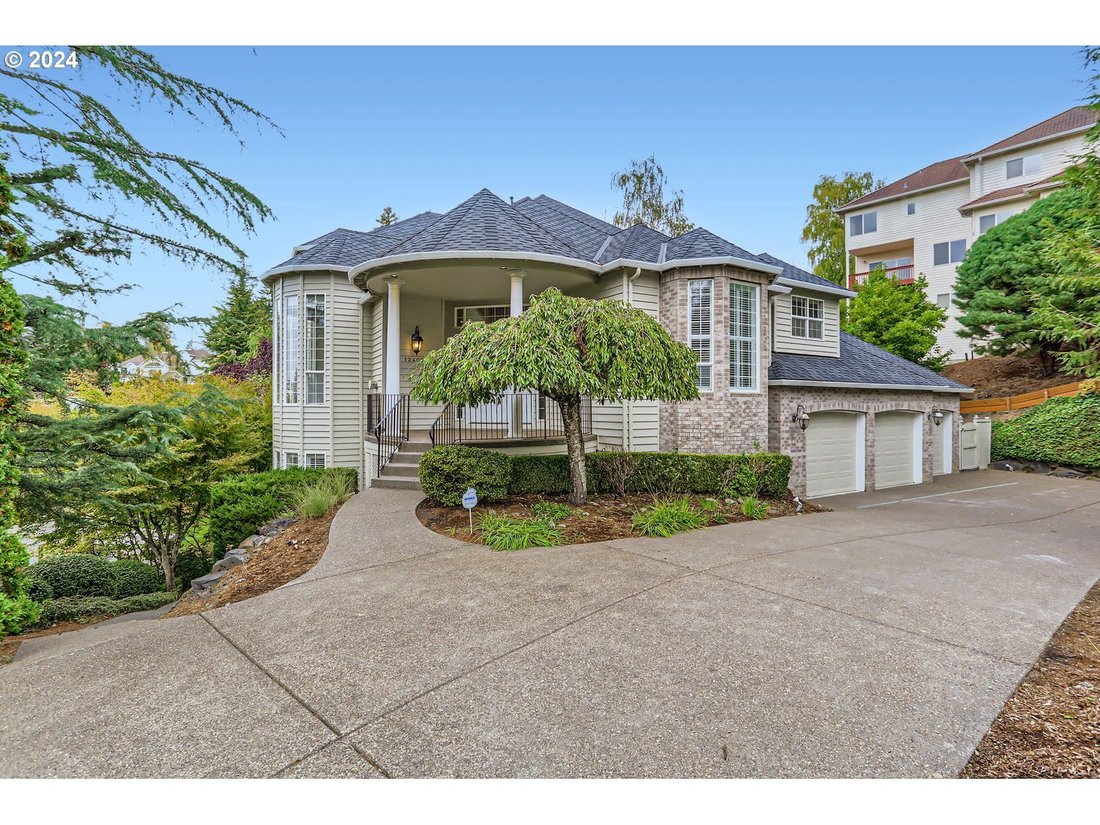 Majestic Home With Spectacular Views In Portland, Oregon, United States