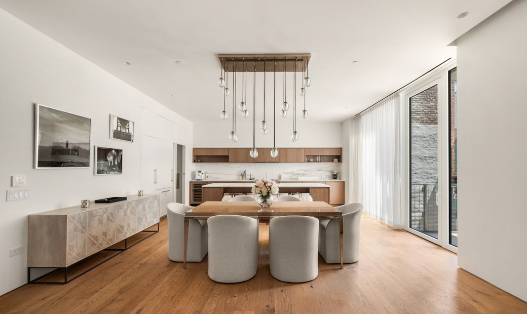 532 West 20th Street 4 In New York, New York, United States For Sale