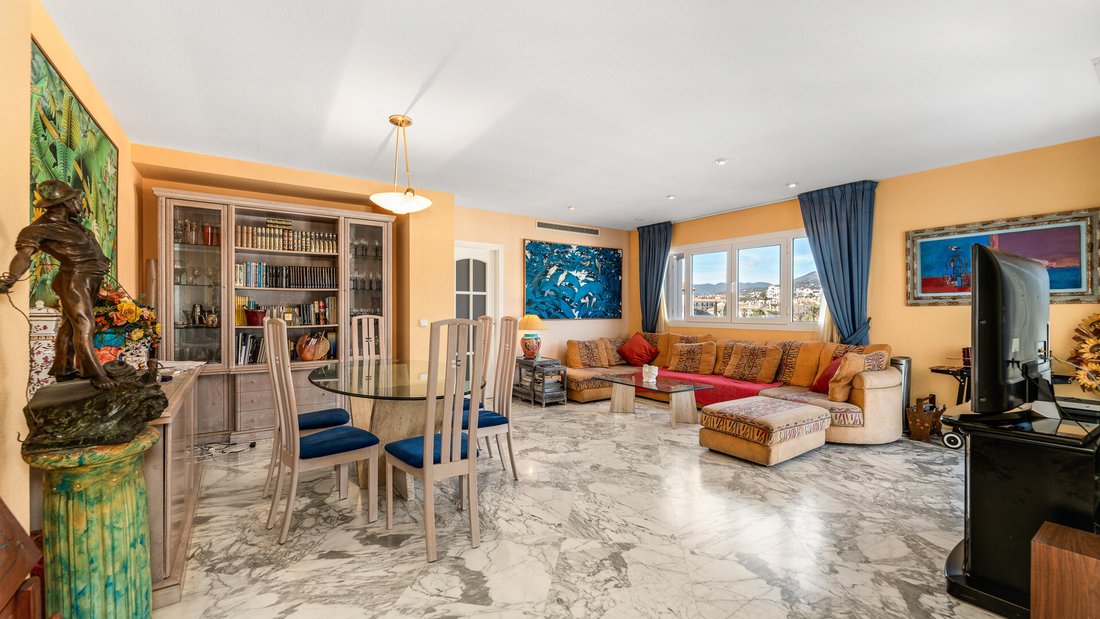 Apartment in Puerto Banus, Marbella, Spain 4 - 14827591