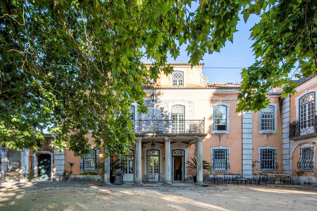 The Crown of Lumiar: A Royal Palace Where History Breathes Amongst Gardens of Gold