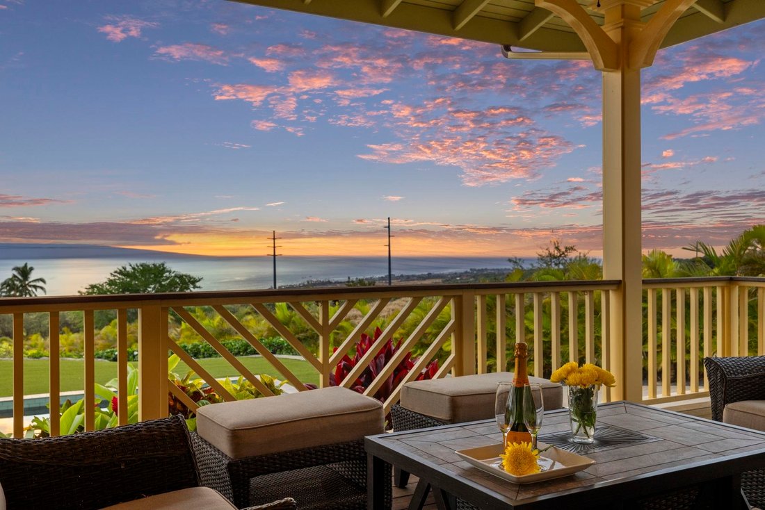 4 Bedrooms Single Family Detached In Lahaina, Hawaii, United States For