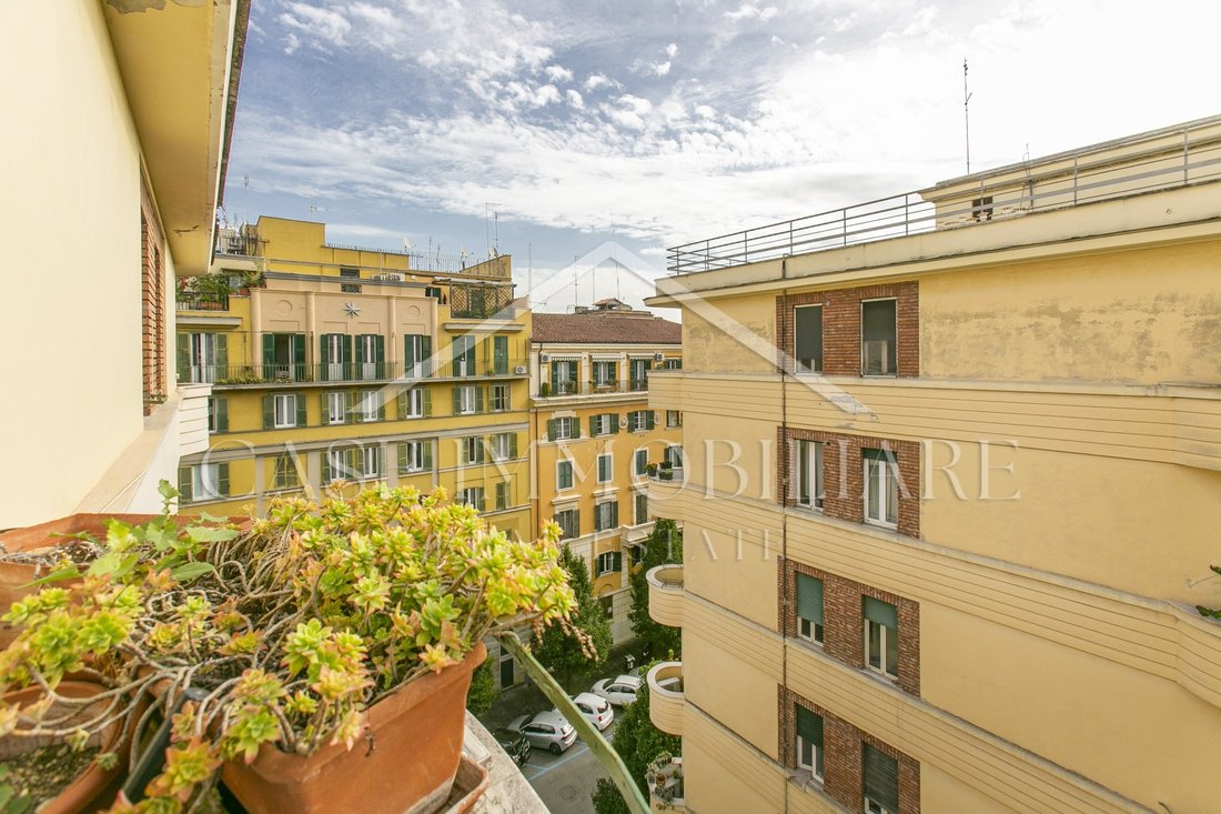 Prati, Piano Alto Con Balconi In Via Mirabello In Rome, Lazio, Italy
