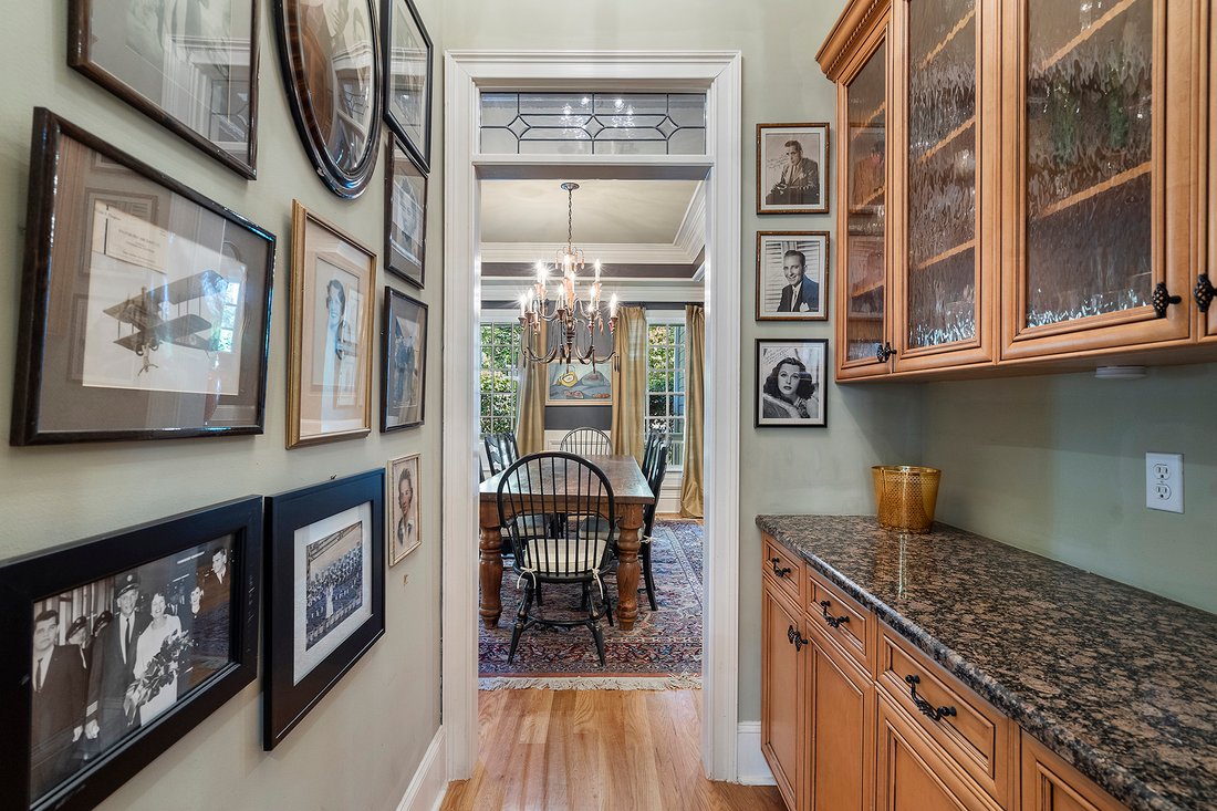 This Exceptional Property Presents In Milton, United States