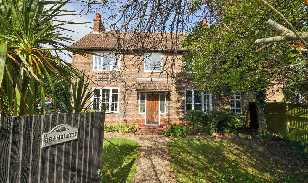 House Burgess Hill In Burgess Hill, England, United Kingdom For Sale