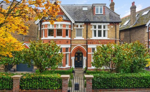 House in Ealing (London Borough of Ealing), Ealing, England 1