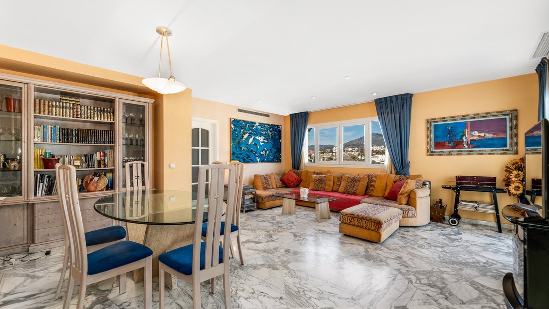 Apartment in Puerto Banus, Marbella, Spain 5 - 14827591