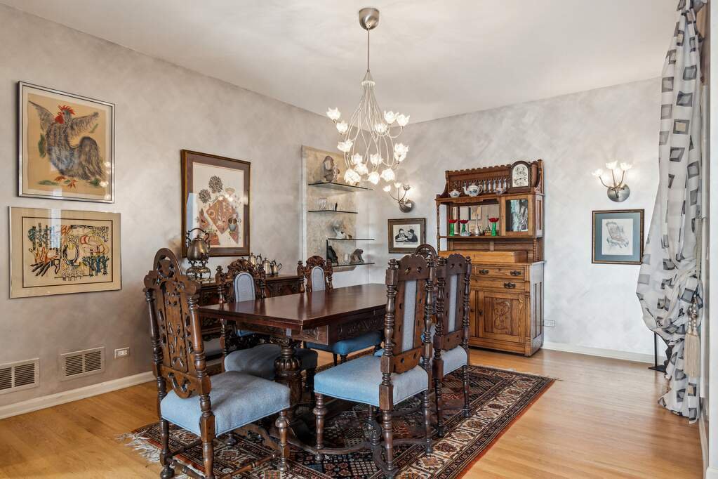 Contemporary Ranch Home In Desirable In Highland Park, Illinois, United