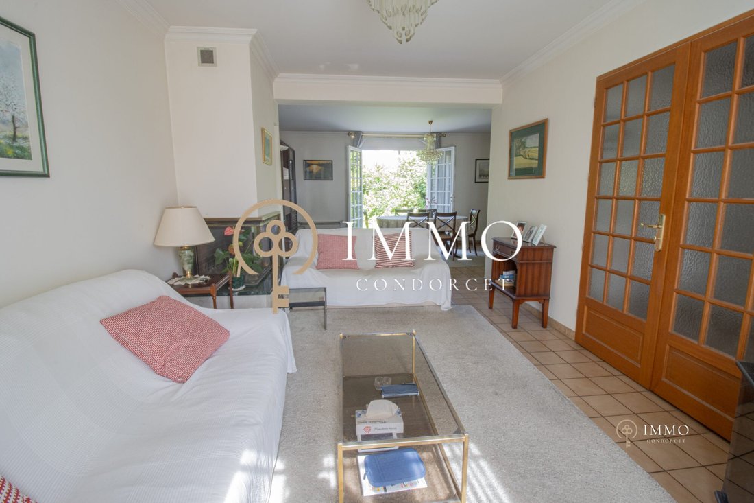 Bourg La Reine House In Bourg La Reine, île De France, France For Sale