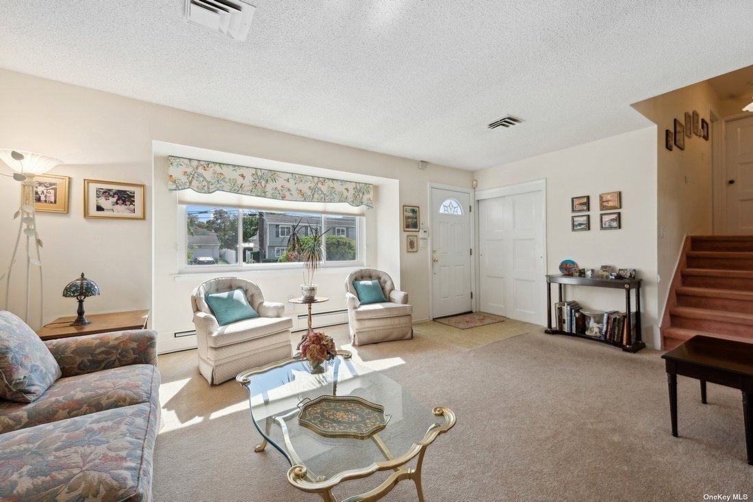 House Bellmore In Bellmore, New York, United States For Sale (14827423)