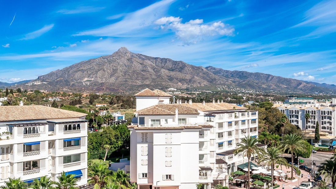 Apartment in Puerto Banus, Marbella, Spain 1 - 14827591