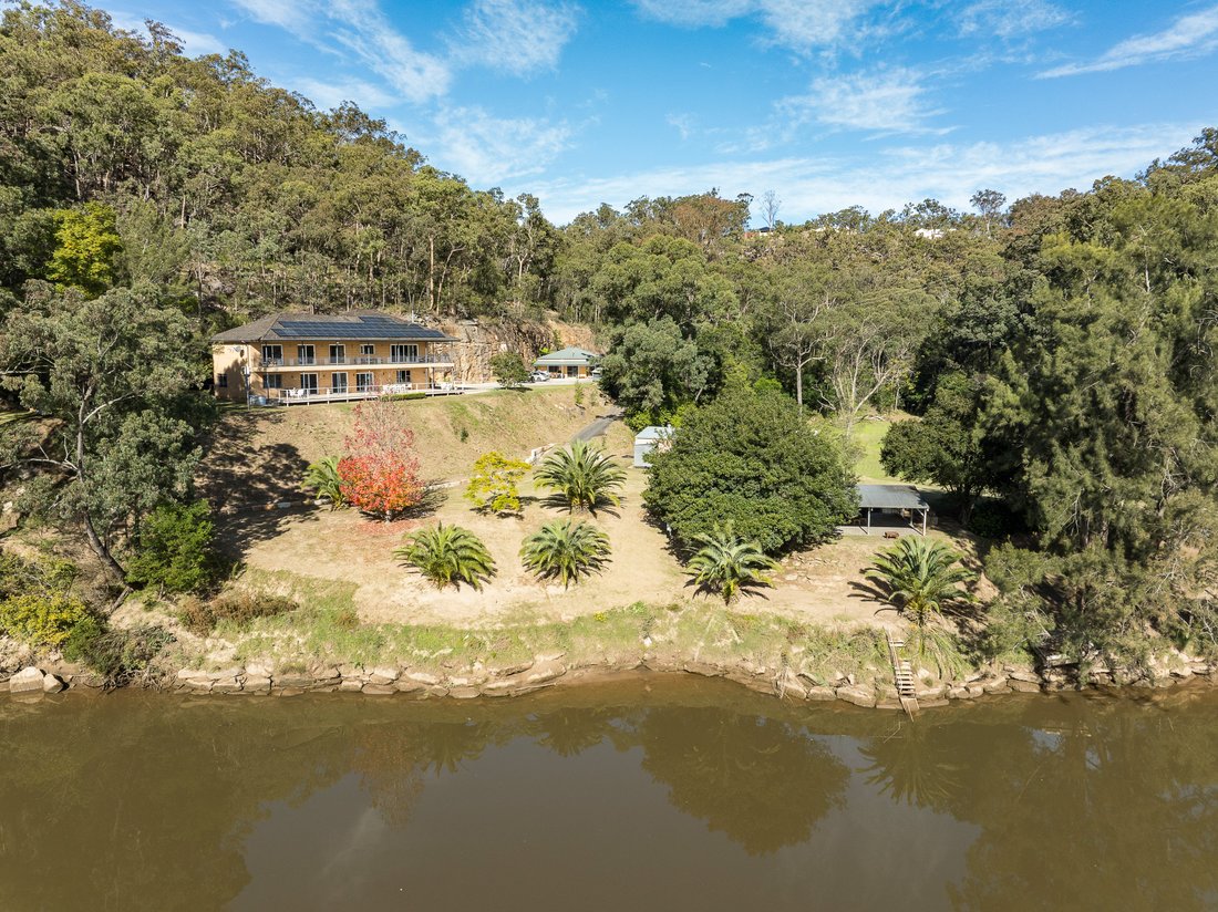 House in Sackville North, New South Wales, Australia 1 - 14827141