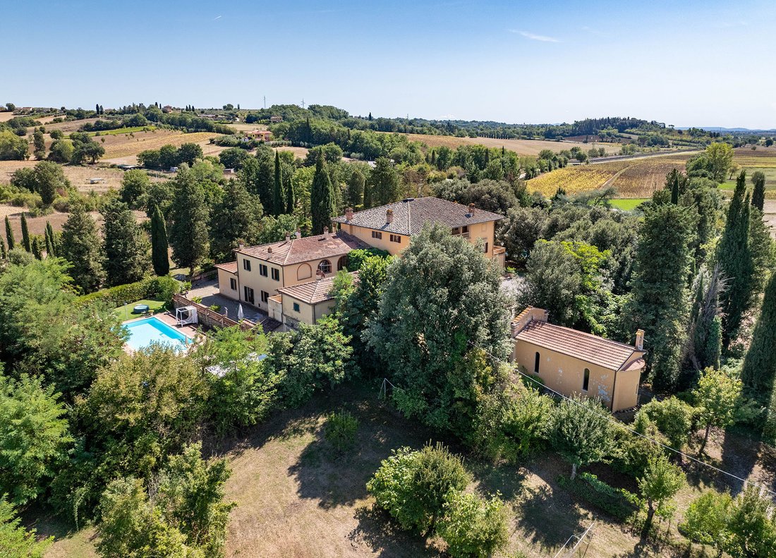 Villa in Foiano della Chiana, Tuscany, Italy 1 - 14826590