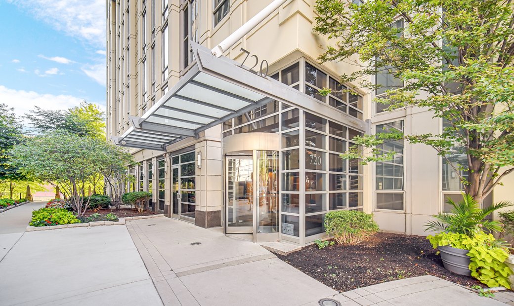 Stunning Condo In Chicago, Illinois, United States For Sale (14831354)