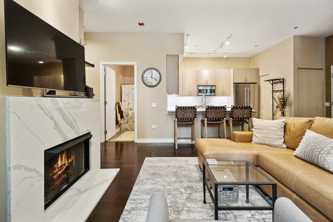 Stunning Condo In Chicago, Illinois, United States For Sale (14831354)