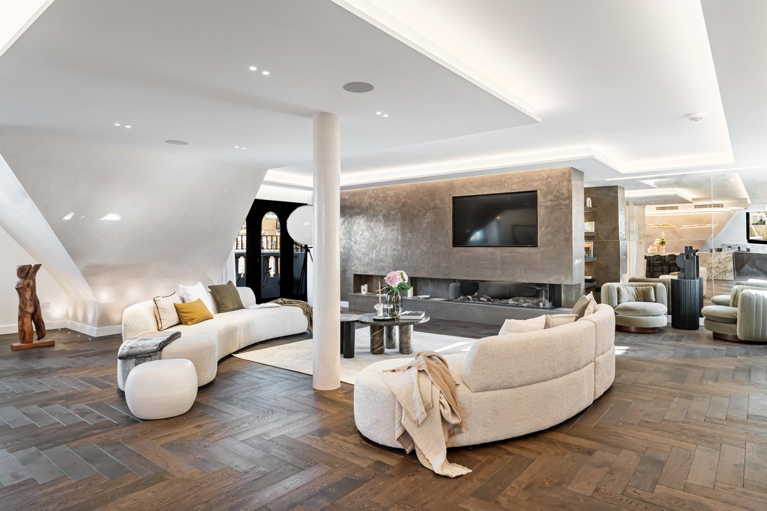 Private Penthouse Apartments With Moat Security photo