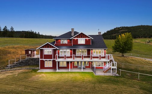 Farm Ranch in Holmwood, British Columbia, Canada 1