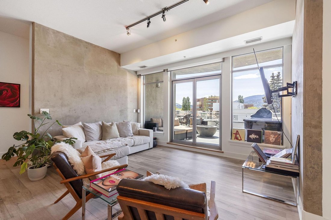 Downtown At The Lofts In Kelowna, British Columbia, Canada For Sale