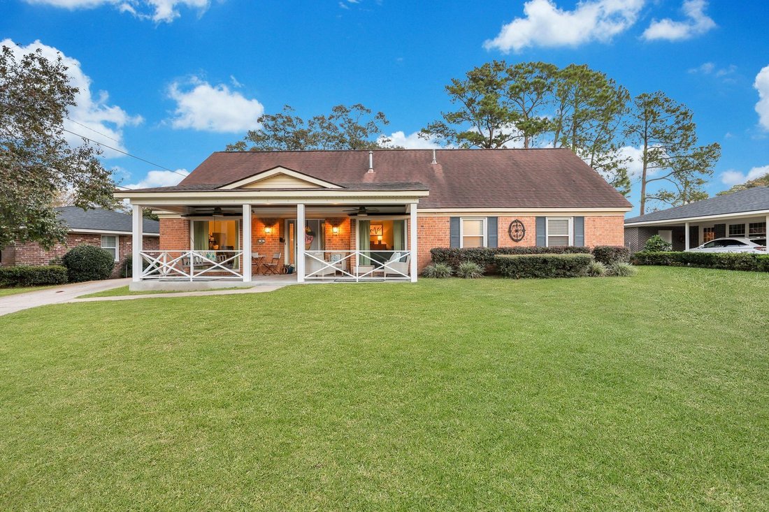 Space For Everyone In Magnolia Park In Savannah, United States
