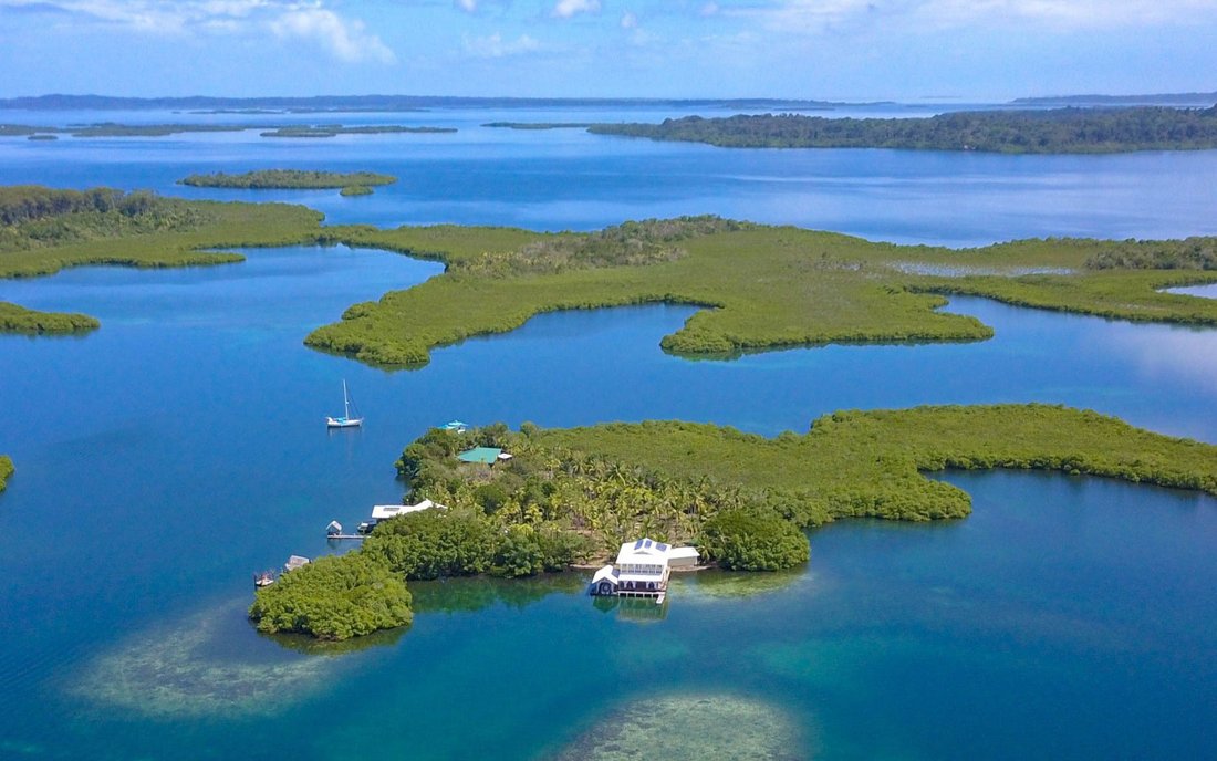 Villa in Tierra Oscura, Bocas del Toro Province, Panama 2 - 14836740