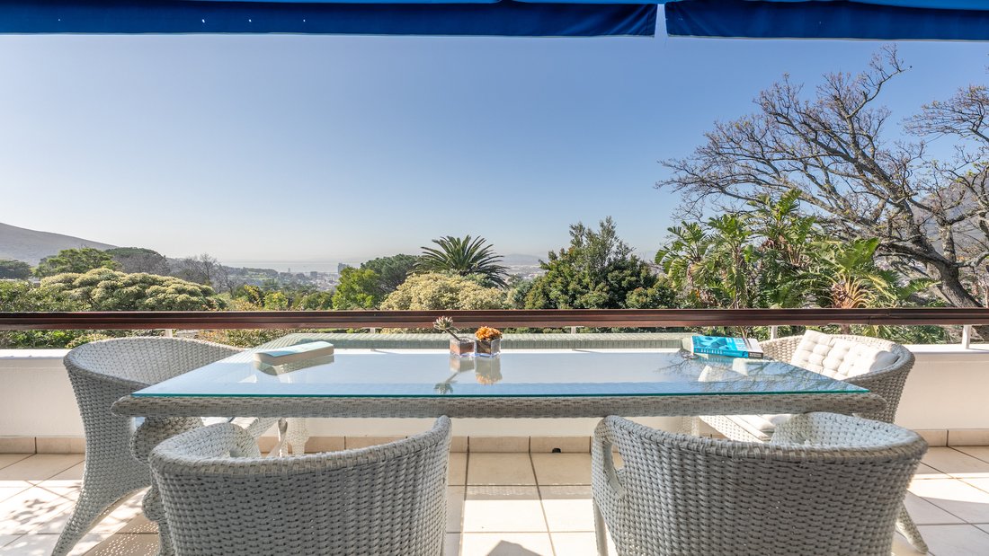 Super Sized 2 Bedroom Apartment For In Cape Town, Western Cape, South