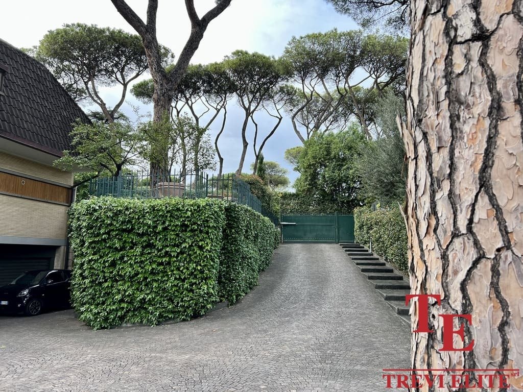 Luxury Villa In Rome In The Elegant Eur District In Rome, Lazio, Italy