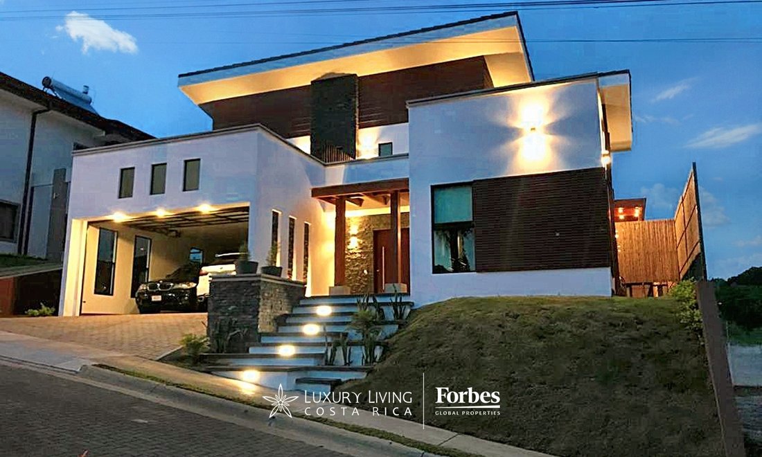 20730 House With First Class In Grecia, Guanacaste Province, Costa