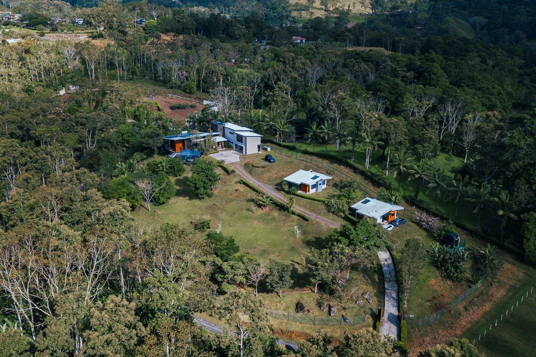 House in El Tejar de El Guarco, Cartago Province, Costa Rica 4 - 14839670