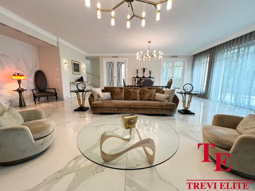 Luxury Villa In Rome In The Elegant Eur District In Rome, Lazio, Italy