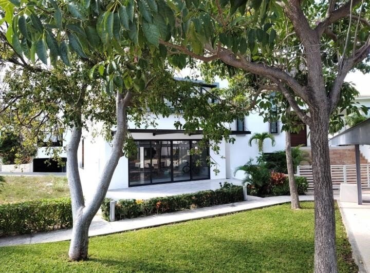 House For Sale In Puerto Cancun Steps In Puerto Cancún, Quintana Roo