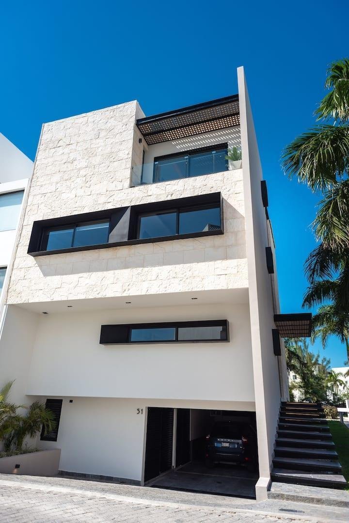Exclusive House For Sale In Puerto Cancun In Cancún, Quintana Roo