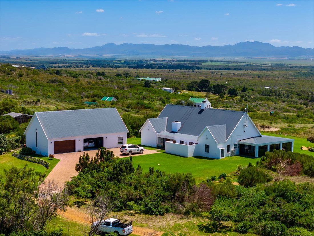 Exclusive Mandate ‘Out Of In Saint Francis Bay, Eastern Cape, South