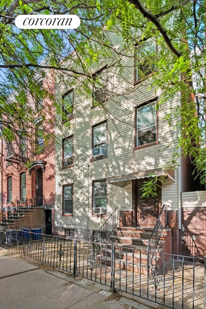 596 Leonard Street, Brooklyn, Ny 11222 In New York, New York, United